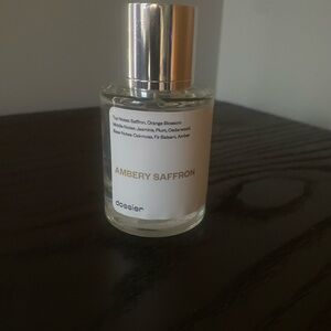 Ambery Saffron Perfume - Silver Cap